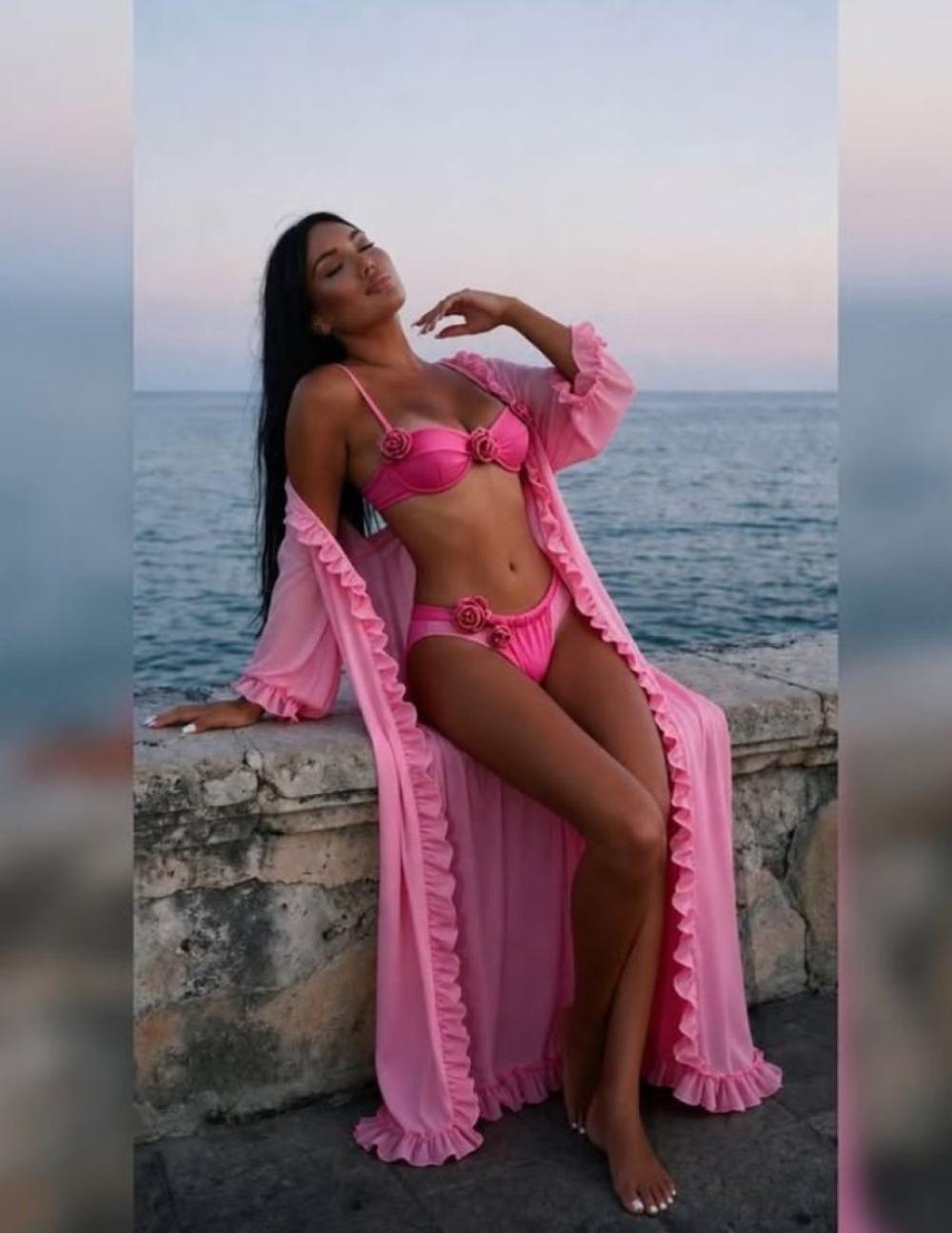 Ko bi rekao da je rođena kao muško - Jakim peticama zaludela internet: Da li je ovo moguće?