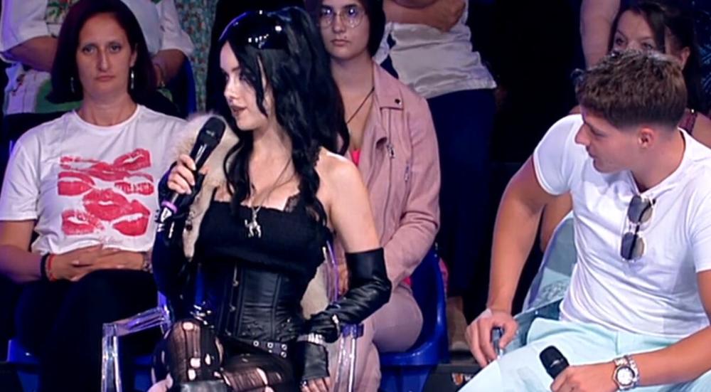 GOTIČARKA URNISALA IVANA MARINKOVIĆA! Hrabro ustala pa mu sunula sve u lice, leti perje