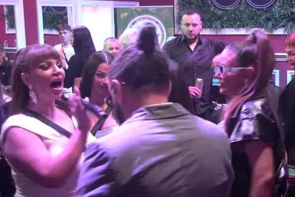 ANA NIKOLIĆ UŠLA U ELITU, MILJANA JE ODMAH SPOPALA: Zvala sam te na Whatsaap, tražila sam tvoj broj! Pevačica NJOJ rekla da je njena KOPIJA