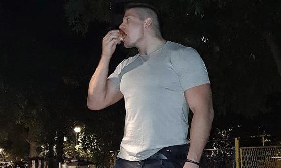 DARA BUBAMARA GA NAZVALA "BALVANOM", A DEVOJČICE I DANAS OTKIDAJU NA NJEGA Ovako je Sloba Radanović izgledao na početku karijere (FOTO)