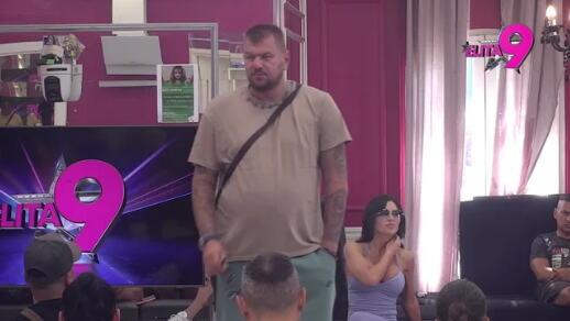 "ZALJUBIH SE BUDALA, NIKO ME NE ZANIMA OSIM NJE" Janjuš zaboravio Vanju, ona ga je sad opčinila: Nije bila lepša devojka od nje u mom životu