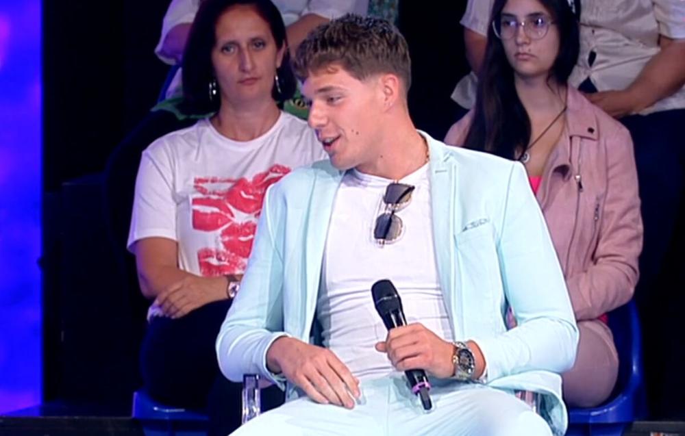 "GASTOZ ME JE ZVAO I PRETIO MI, ALI NE PLAŠIM SE" Mali Velja bacio oko na Anđelu, ništa mu neće stati na put ka njoj!