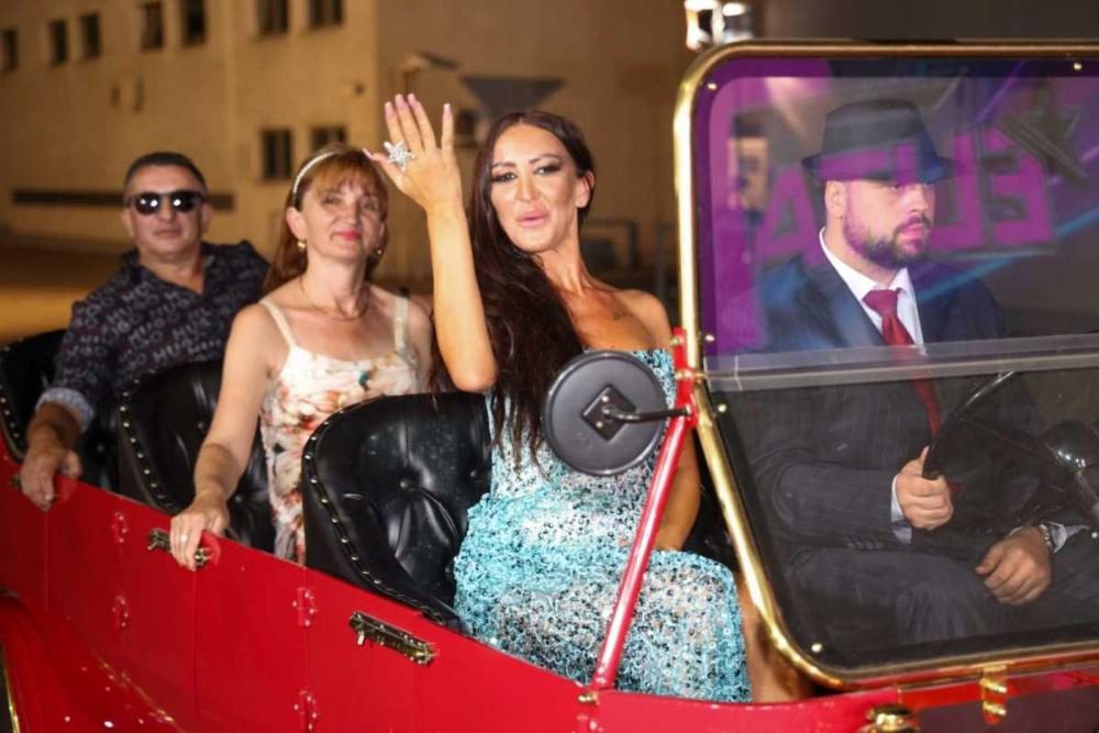MAJKA SLAĐE PORŠELINE PORŽALA ĆERKIN INTIMNI ODNOS PRED KAMERAMA! Lazićeva završila u krevetu sa Filipom Carem, sad stigla reakcija iz roditeljske kuće