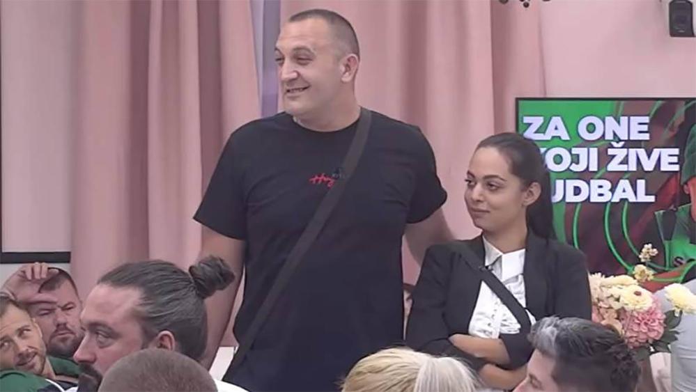 "Ne može sa mnom kao sa njenim roditeljima": Stojin sin raskinuo sa Radojkom, žestoko je isprozivao
