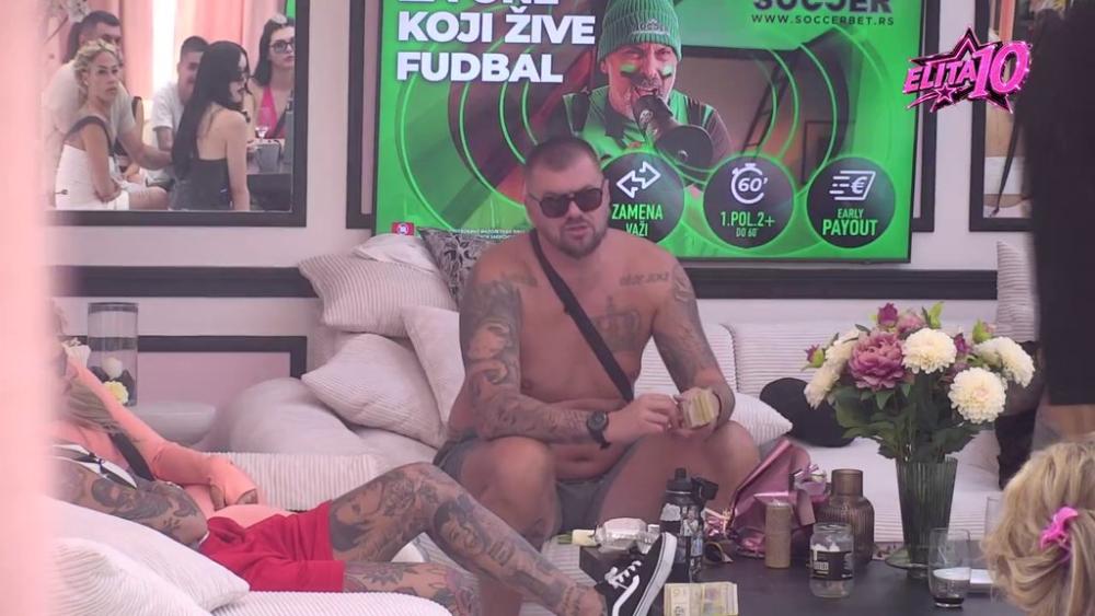 Mani se njega, upropastiće te: Mića otkrio svoje pravo mišljenje o Janjušu, on jasno svima stavio do znanja da je neponovljiv! (VIDEO)