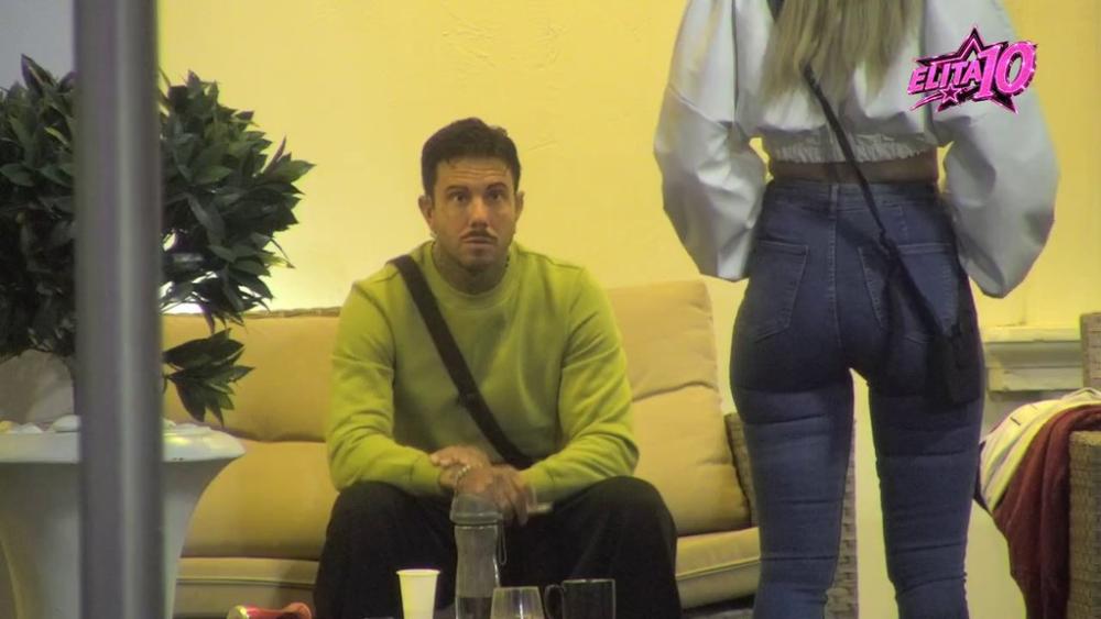 Bacaj mamce i udice, smejulji se...Đukić uveren da je Aneli na sedmom nebu jer je izabrana za omiljenu od strane Cara, ona daje sve od sebe da ga uveri u suprotno: Ti radiš protiv nas! (VIDEO)