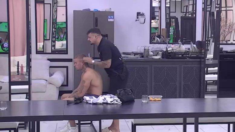 Odlučio se za osveženje: Leon rešio da napravi totalnu promenu, pa Terza preuzeo stvar u svoju ruku! (VIDEO)