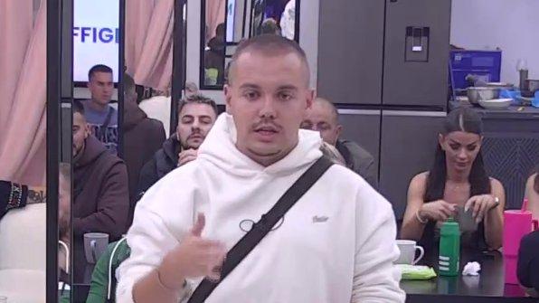 Razvezao jezik: Dača unakazio Đukića i Aneli, bljuje vatru na sve strane! (VIDEO)