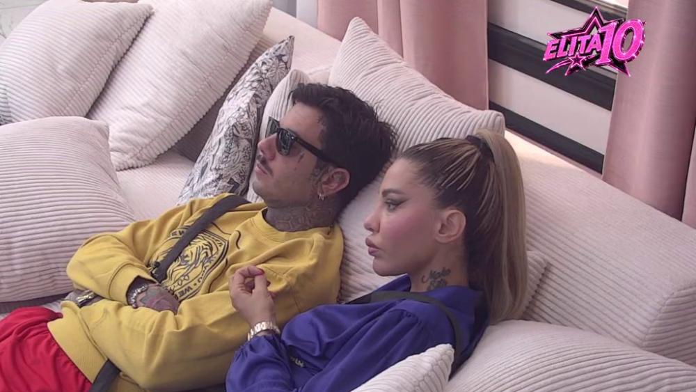 Koliko se praviš da si glupa: Đukić zamerio Aneli jer negira flert s Carom, ona odmah promenila taktiku! (VIDEO)