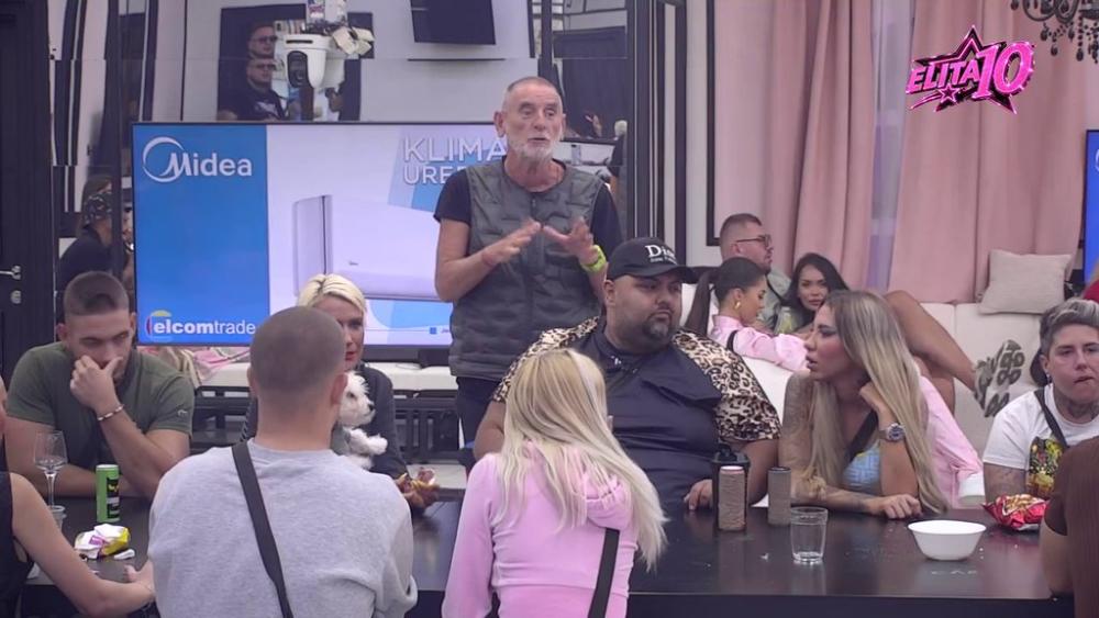 Umesto da pretvori u bajku, pretvara u pakao! Lepi Mića sasuo rafal po Caru, pa se okrenuo Aneli: Žestoko opleo po Filipu i bez zadrške izneo šta misli o Ahmićki (VIDEO)