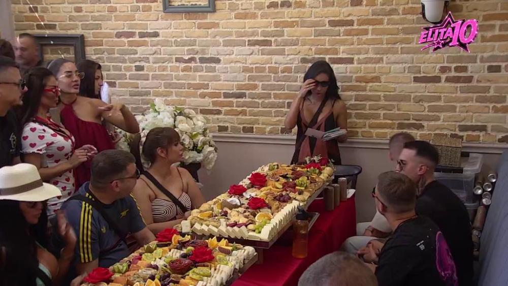 Sandra na ivici suza zbog poruke sina! Čitala čestitke, a onda naišla na LJUBAVNO PISMO, šokirala se (VIDEO)