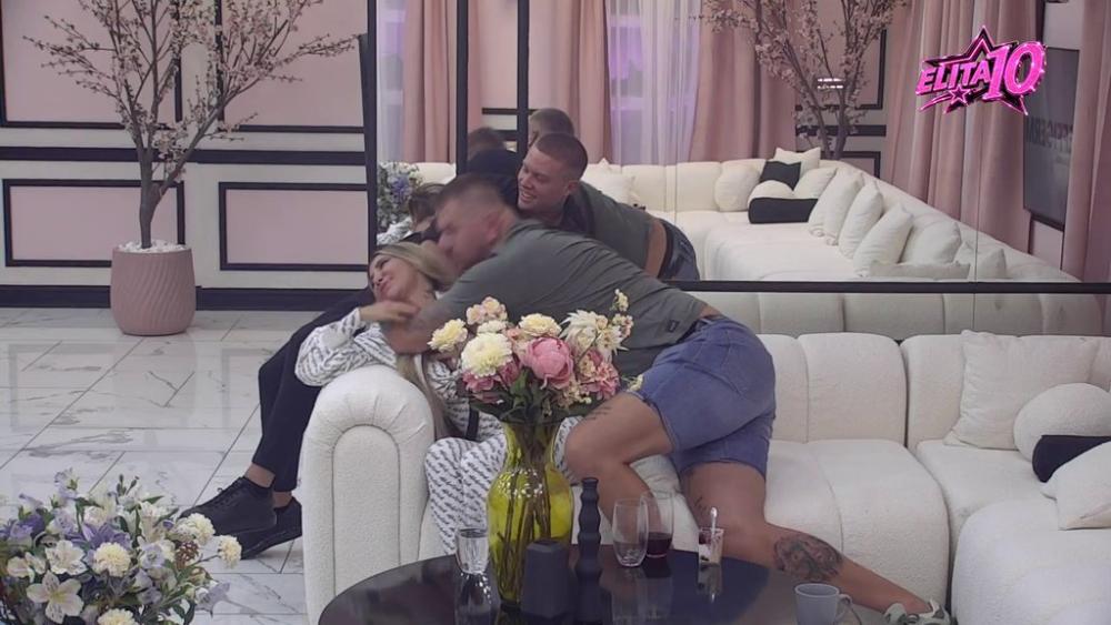 Ona mi je jedna on najvećih ljubavi: Janjuš se potpuno raznežio, prigrlio Aneli i otkrio koliko mu je važna: Bože, šta ću ja s njom (VIDEO)