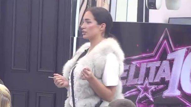 Povukla ručnu! Laura rešila da se distancira od Ivana, on priznao: Preko noći je... (VIDEO)