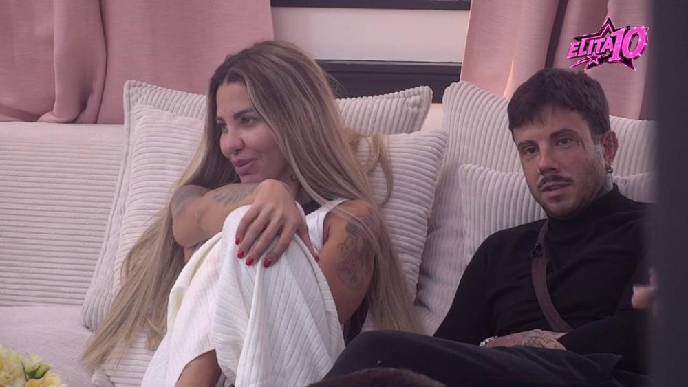 Đukić je umro, ali niko mu nije javio, a Aneli je PENZIONER, a bila je Šakira! Uroš izrešetao ljubavni par, oni ostali bez reči (VIDEO)