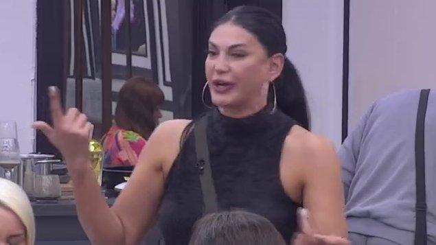 Profuknjačo, videli smo sve sada: Jakšićka na meti udara zbog snimka sa Carem, on priznao sve: Ti si trezna otišla sa mnom tamo (VIDEO)