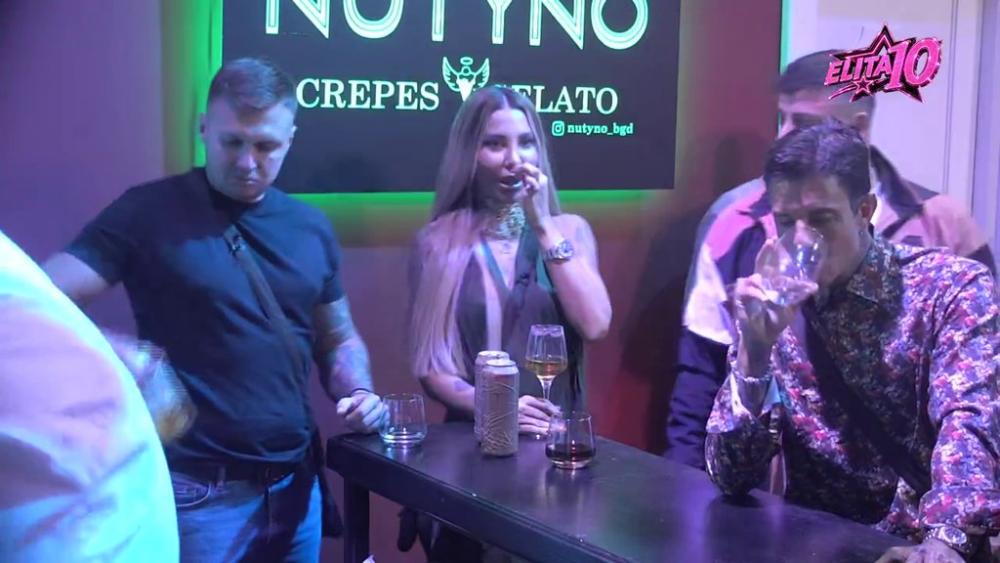 Ne želi ni da je pogleda! Filip vidno utučen stoji pored Aneli dok ona uživa u Karićevom društvu! (VIDEO)