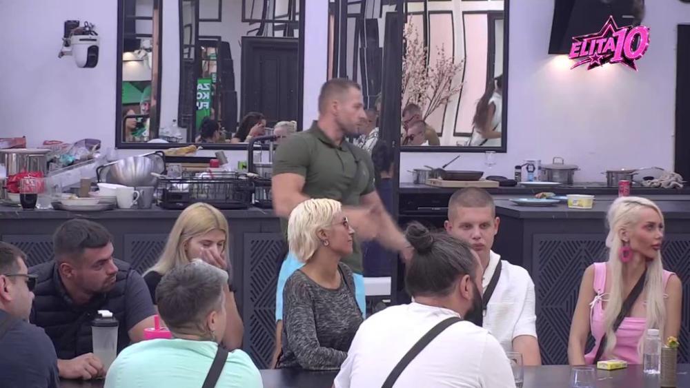 Obrati pažnju na svoj zadah: Mahir pokušao da potkači Sanju, a onda usledio brutalan odgovor od nje! (VIDEO)