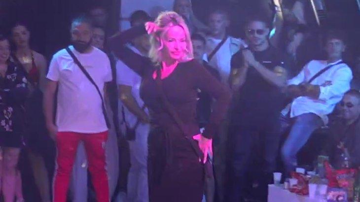 Mirjana Zuzija zapalila scenu: Održala čas mladim devojkama, harizma joj je drugo ime! (VIDEO)
