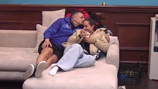 Popuštaju kočnice! Laura se posle Cara, bacila na Terzu, pa mu se obratila (VIDEO)