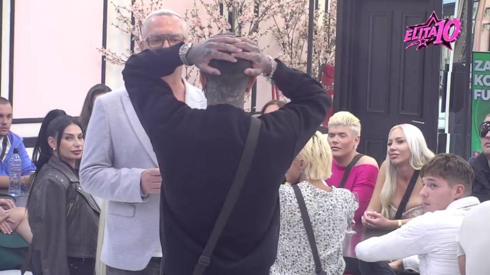 Verovao sam joj,  nismo ni raskinuli kako treba, a otrčala je kod njega: Đukić šokiran jer je Aneli jedva dočekala raskid kako bi se zbližila sa Carem, pa njegov rival dao svoj sud: Od te veze nema ništa! (VIDEO)