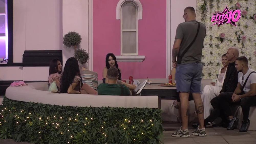 Svi popadali od smeha: Milica Vidaković napravila urbenesnu scenu, Janjuš i Poršelina propričali sa njom na engleskom! (VIDEO)