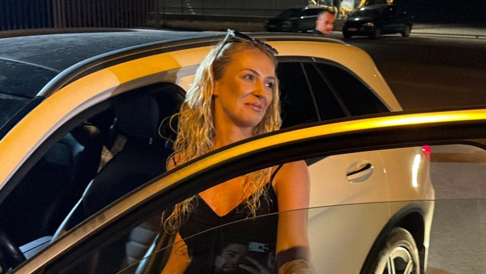 ŠOK! MILICA VELIČKOVIĆ STIGLA U ŠIMANOVCE PRED POČETAK ELITE 10! Priznala da li je noć provela sa Terzom, pa mu uputila posebnu poruku! (FOTO+VIDEO)