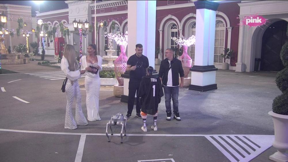 Smećarko jedna, ne mariš za ćerku i porodicu: Dača jedva dočekao susret sa Aneli da joj saspe sve u lice! (VIDEO)
