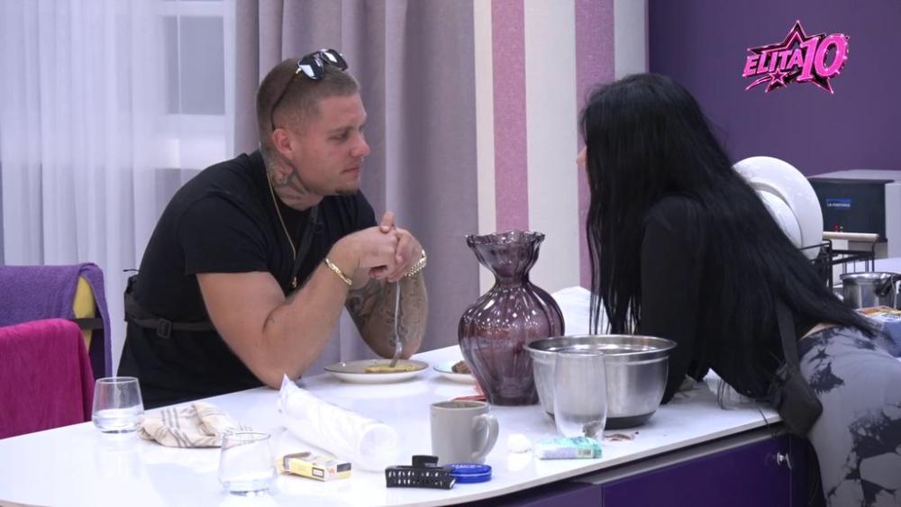 Nijedna me nije odbila, jednom namignem i dobijem sve: Leon rešio da osvoji Kristinu, ona glumi ledenu kraljicu! (VIDEO)