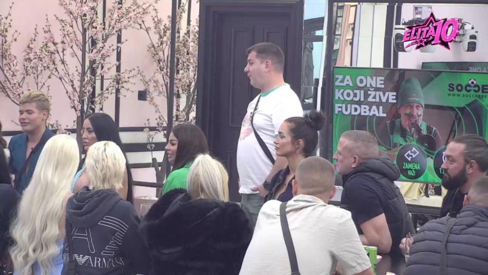Imao sam utisak da se ni sa kim nije ljubila pre mene: Ivan odlučno brani Lauru od komentara pojedinih učesnika, ne mari za tuđa mišljenja! (VIDEO)