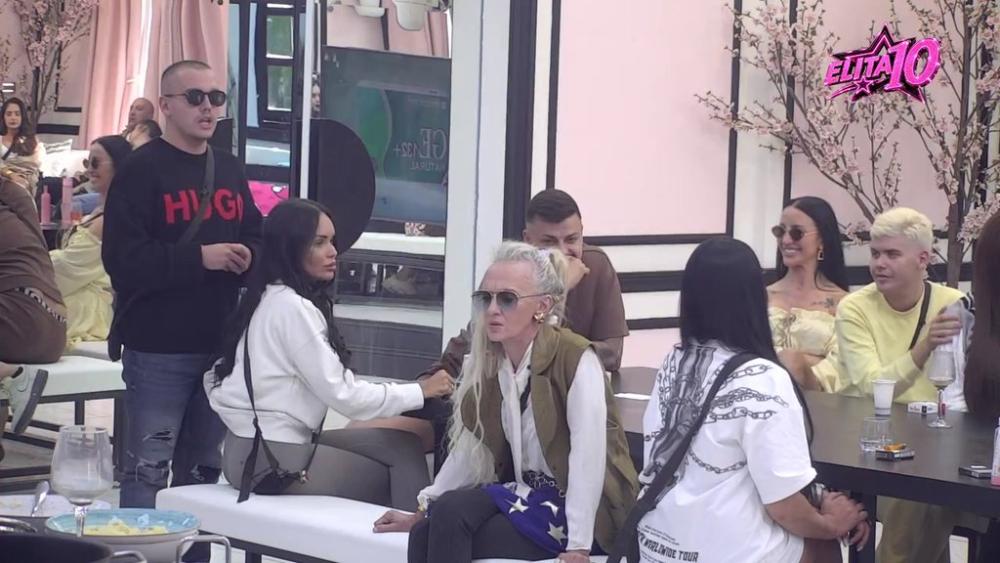 Aneli je u Karićevom haremu, a Đukić kao da je POŠAO NA PARASTOS! Dača Virijević sasuo Ahmićki svoj stav u brk, ona odmah odgovorila (VIDEO)