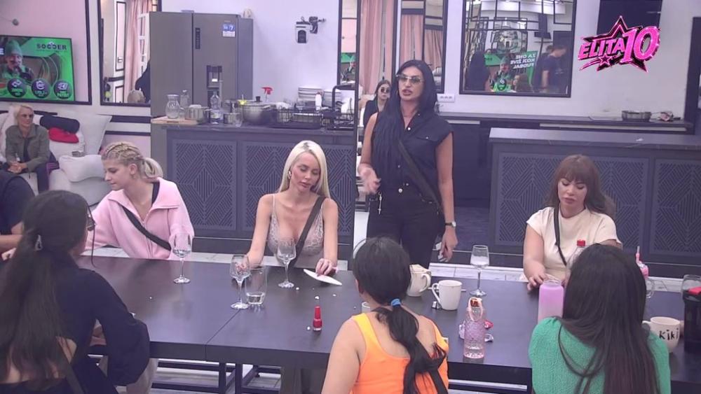 Novi rat Jakšićke i Cara, gori sve za crnim stolom: Budaletino jedna! (VIDEO)