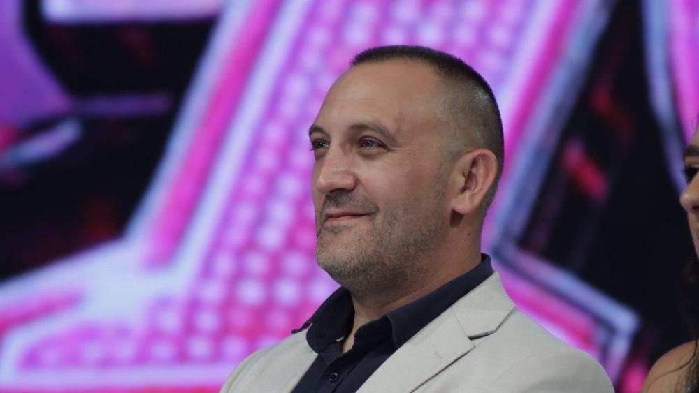 Totalno je spržen, kao da je osvojio Srbiju: Cara ne prestaje da frapira ponašanje Stojinog sina Milana! (VIDEO)