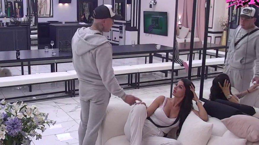 Nije mogao da izdrži! Leon prišao Slađi, pa joj se šaputanjem opravdao zbog Mićine Igre istine (VIDEO)