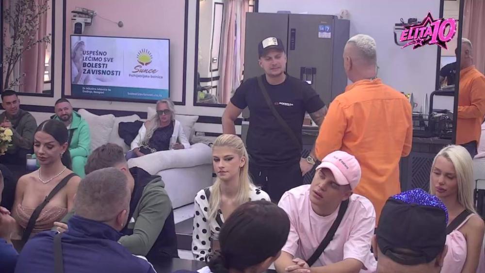 Ispao je folirant: Aneli osolila po Đukiću zbog akcijanja sa Laurom, Karić istakao da je Ahmićeva morala da povuče ručnu kad je videla da nije prihvatio Noru! (VIDEO)