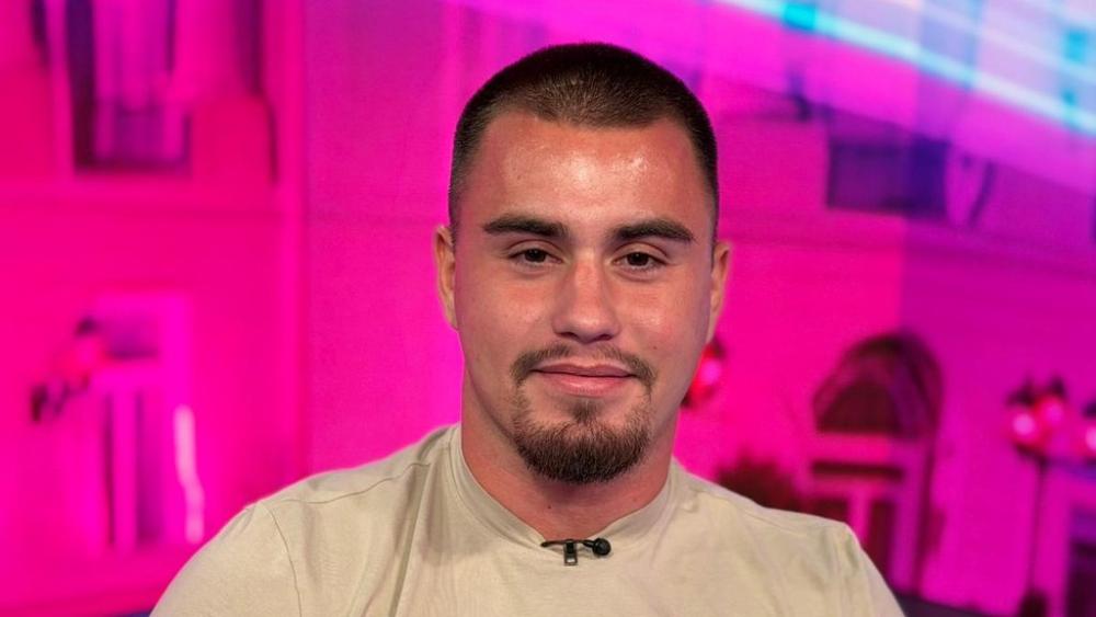 Imam dosta toga, ali neću da iznosim, izblamirao sam se sa njom! Viktor otkrio da poseduje DOKAZE protiv Mine, napljuvao je kao nikad do sad (VIDEO)