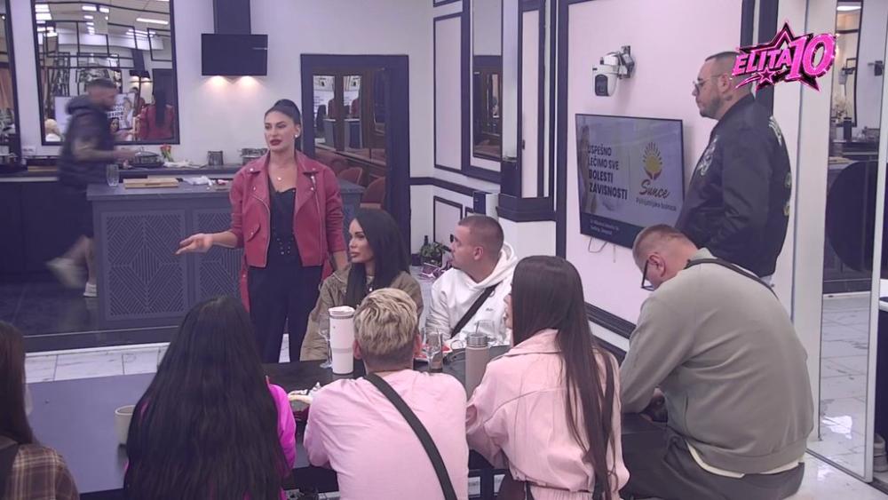 Jedno pitanje promenilo je tok večeri! Filip Car priznao emocije prema Jakšićki, ona ne krije da joj prija njegova pažnja: Imamo peckanje (VIDEO)