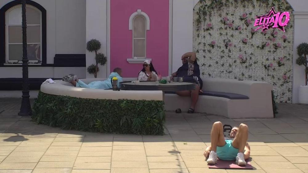 Oduševljena! Poršelina prati kako takmičari treniraju, njegova tehnika je ostavila bez teksta (VIDEO)