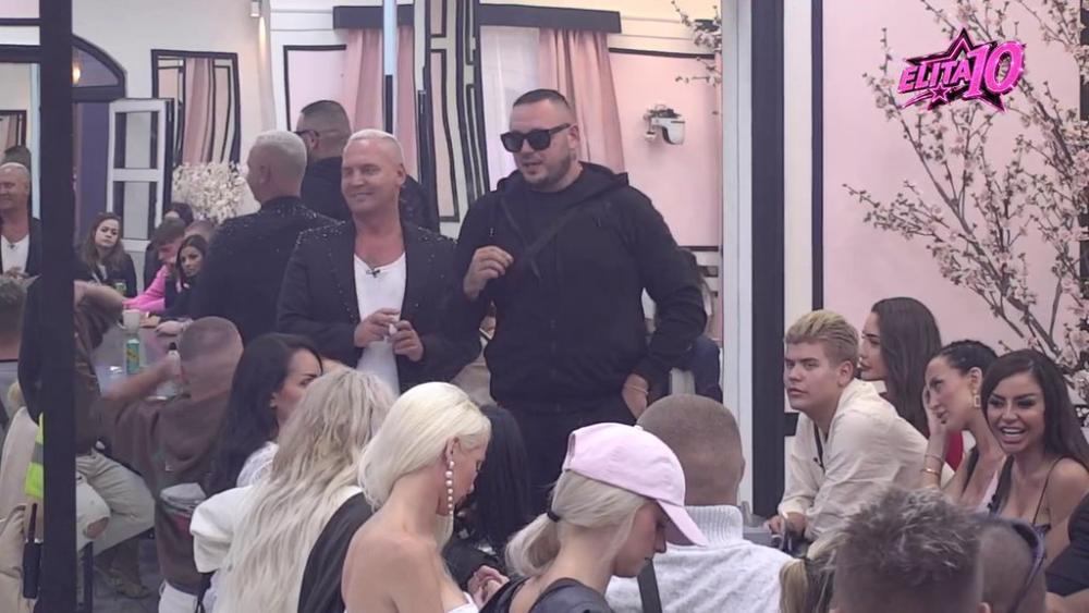 Presekao u sekundi! Filip Car doneo odluku, evo koga vodi u hotel sa sobom! Ona je njegova omiljena osoba! (VIDEO)