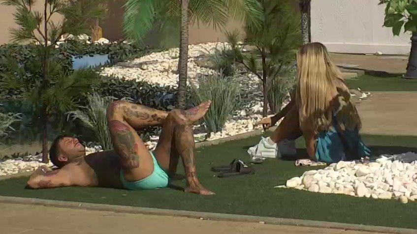 Tanka je linija od stana u Beogradu do vile u Dubrovniku: Aneli radi punom parom, ubeđuje Đukića da se preseli kod nje! (VIDEO)
