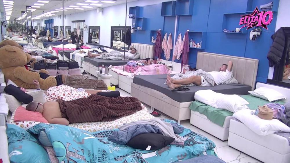 DOSTA JE BILO! Veliki šef se hitno oglasio, učesnici su odmah morali da urade OVO (VIDEO)