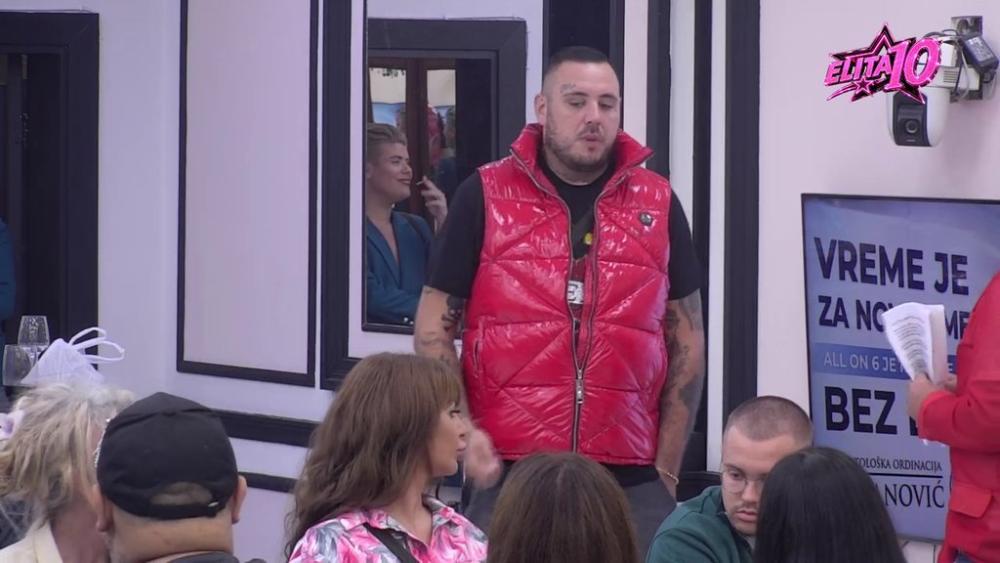 Pokazao je da se kompleksira na mene: Car iskazao uverenje da je Asminu trn u oku, pa otkrio da li kao glavni razlog smatra Maju Marinković! (VIDEO)