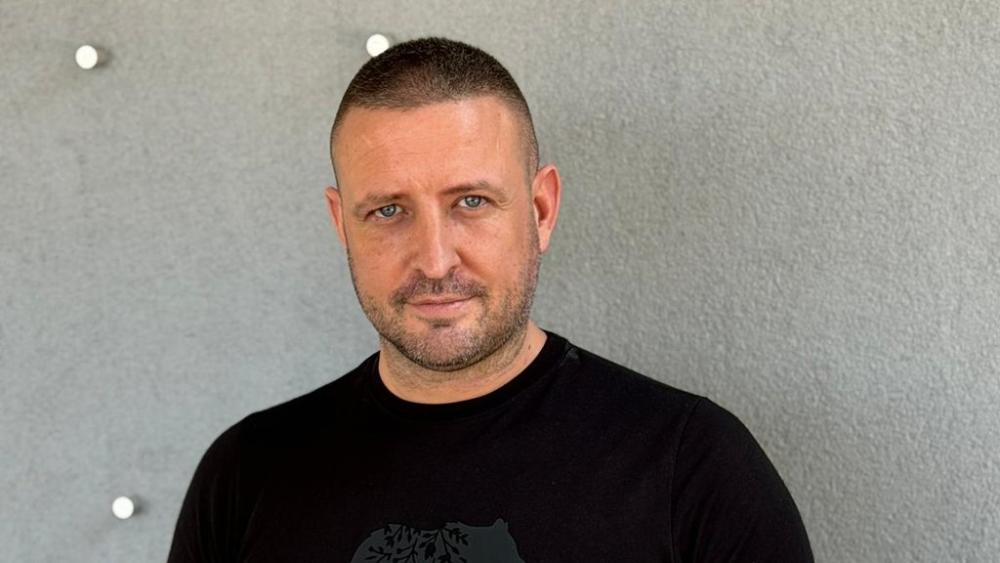 VOLI PRIRODNE LEPOTICE! Svi ga znate iz Zadruge 2, a sada želi u Elitu 10: Voleo je Lunu Đogani, međutim u Beloj kući želi da vidi OVU takmičarku Elite 9 (VIDEO)