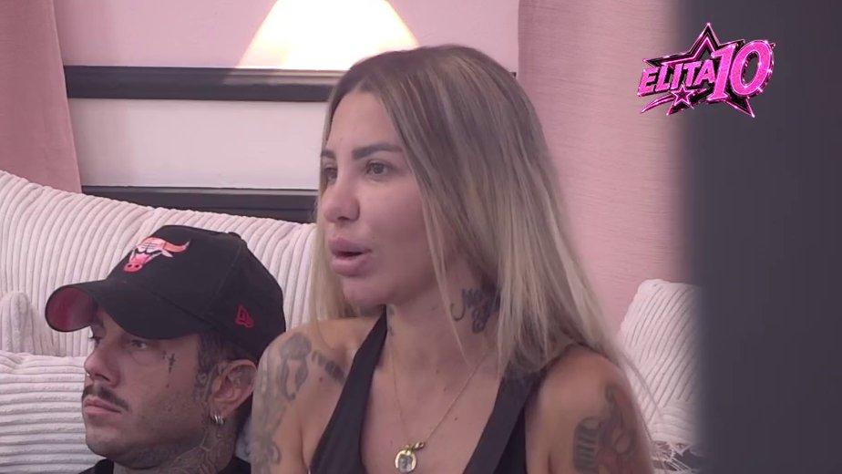 Dokaz crno na belo? Aneli odbila da pogleda u oči Filipa Cara i izdrži da se ne nasmeje! (VIDEO)