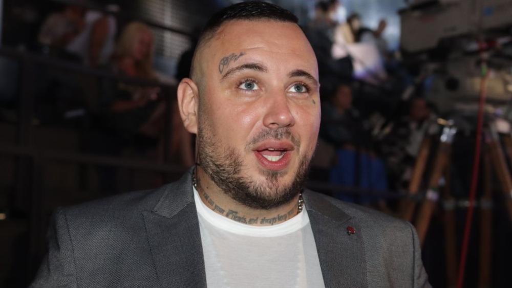 Filip Car široke ruke: Počastio pripadnika suprotnog klana s 5000 dinara, svi umiru od smeha! (VIDEO)