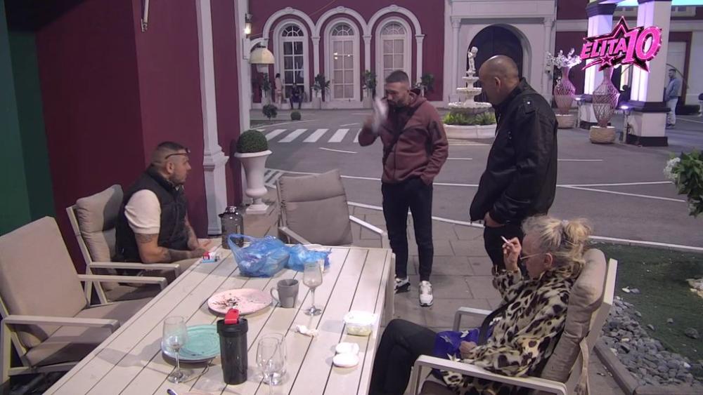 Nosili bi ga ko stalak za infuziju: Car ne prestaje da bljuje vatru na Karićevu družinu, a evo šta je imao da kaže za njih! (VIDEO)