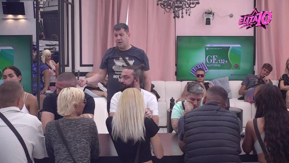 On je cirkus osoba: Mahir napravio totalnu pometnju za crnim stolom, pa Marinković bez dlake na jeziku opleo po učesnicima! (VIDEO)
