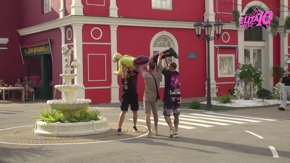 Vinuli je u nebo: Karić i ekipa odlučili da ponove hit scenu sa Jasenkom, ona jedva dočekala da ponovo poleti! (VIDEO)