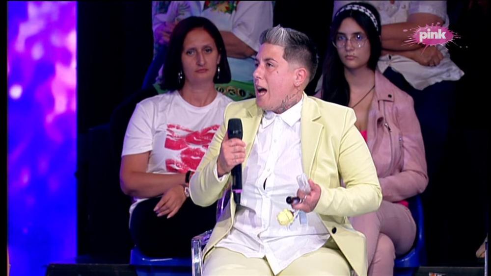 Jezikom seče kao mačem: Matora bez dlake na jeziku osolila po Anđeli Đuričić, uverena da je lažirala raskid sa Gastozom! (VIDEO)