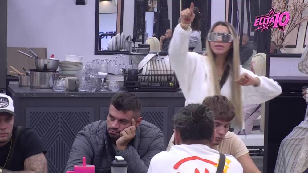 Moram biti suzdržana, ne smem postaviti pitanje Caru, Janjušu... Aneli javno priznala koliko je nezadovoljna odnosom sa Đukićem (VIDEO)