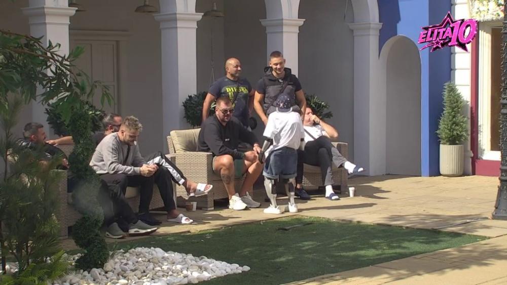 Liči na moju bivšu, vrti me oko malog prsta! Dalibor priznao Toši u koju učesnicu se zaljubio do ušiju, nije mu lako (VIDEO)